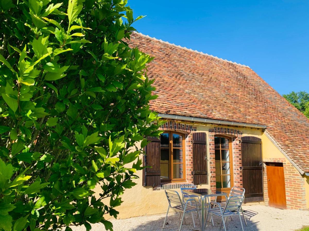 Bed and Breakfast Hameau De La Fausse Sauge Mézilles Esterno foto