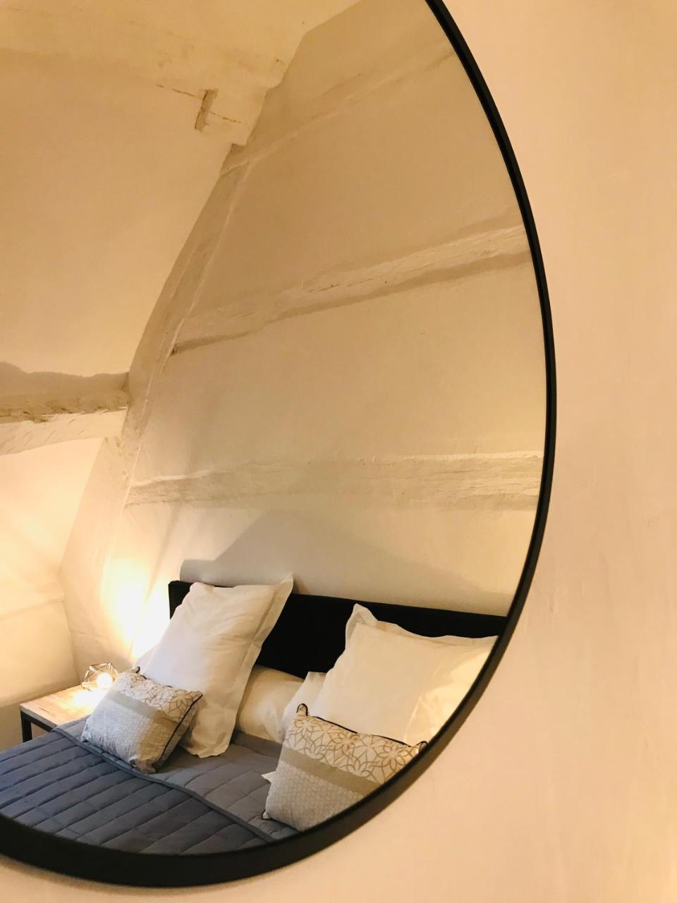 Bed and Breakfast Hameau De La Fausse Sauge Mézilles Esterno foto
